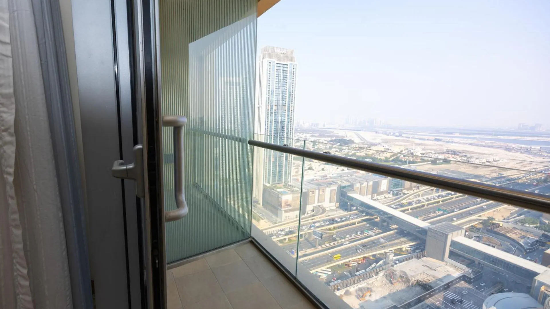 Paradise View The Dubai Mall Residences 0*,